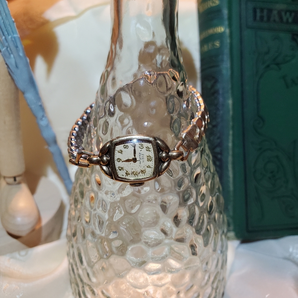 Vintage Elgin DeLuxe Ladies Watch